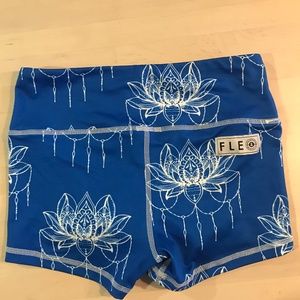 Fleo size SMALL single lined